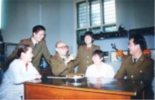 高伯龙：穿5元背心搞上亿研究，42年负重前行，打破西方技术封锁