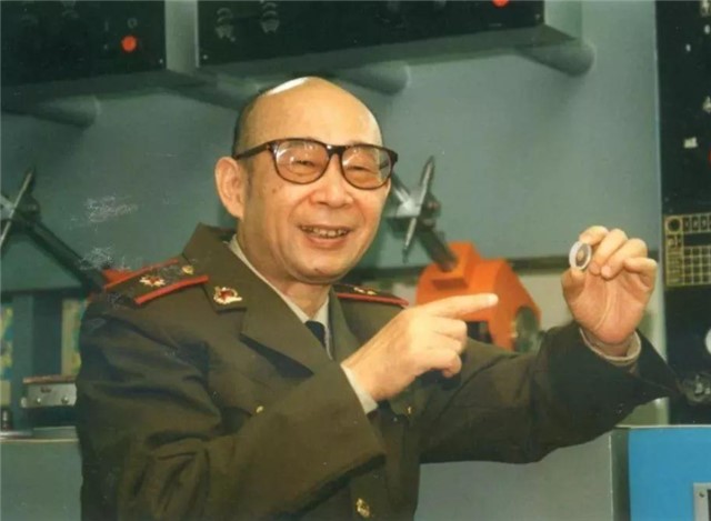 高伯龙：穿5元背心搞上亿研究，42年负重前行，打破西方技术封锁