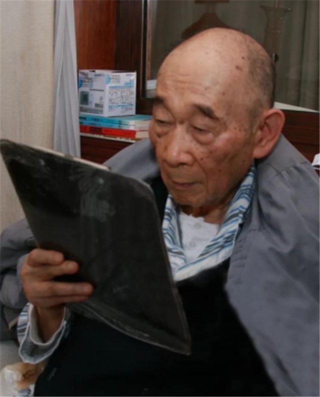 高伯龙：穿5元背心搞上亿研究，42年负重前行，打破西方技术封锁