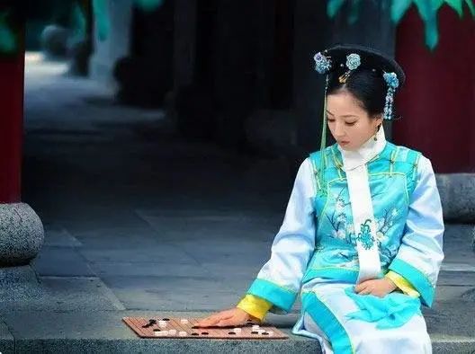 大清亡了，满语也消亡了，汉语中保存的满语词汇，有哪些？