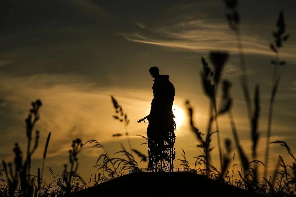 俄罗斯最硬核姐弟恋！首席芭蕾女王爱上年下“钢铁直男”：我就要陪你玩一辈子泥巴