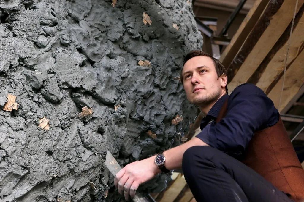 俄罗斯最硬核姐弟恋！首席芭蕾女王爱上年下“钢铁直男”：我就要陪你玩一辈子泥巴