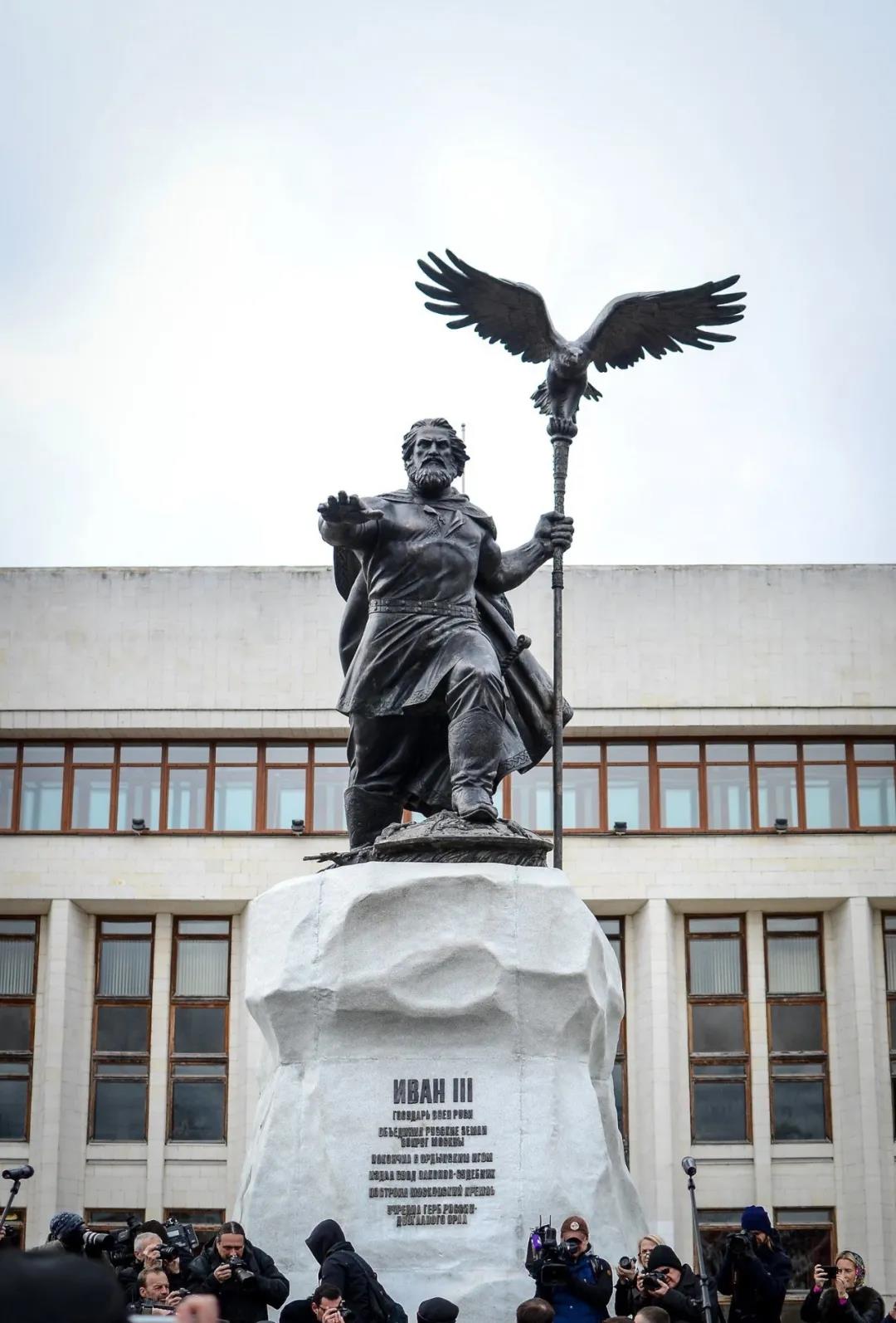 俄罗斯最硬核姐弟恋！首席芭蕾女王爱上年下“钢铁直男”：我就要陪你玩一辈子泥巴