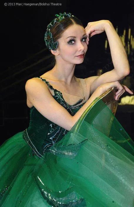 俄罗斯最硬核姐弟恋！首席芭蕾女王爱上年下“钢铁直男”：我就要陪你玩一辈子泥巴