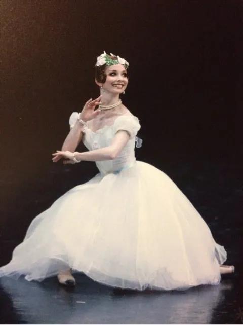 俄罗斯最硬核姐弟恋！首席芭蕾女王爱上年下“钢铁直男”：我就要陪你玩一辈子泥巴