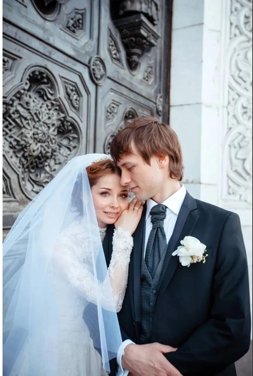 俄罗斯最硬核姐弟恋！首席芭蕾女王爱上年下“钢铁直男”：我就要陪你玩一辈子泥巴