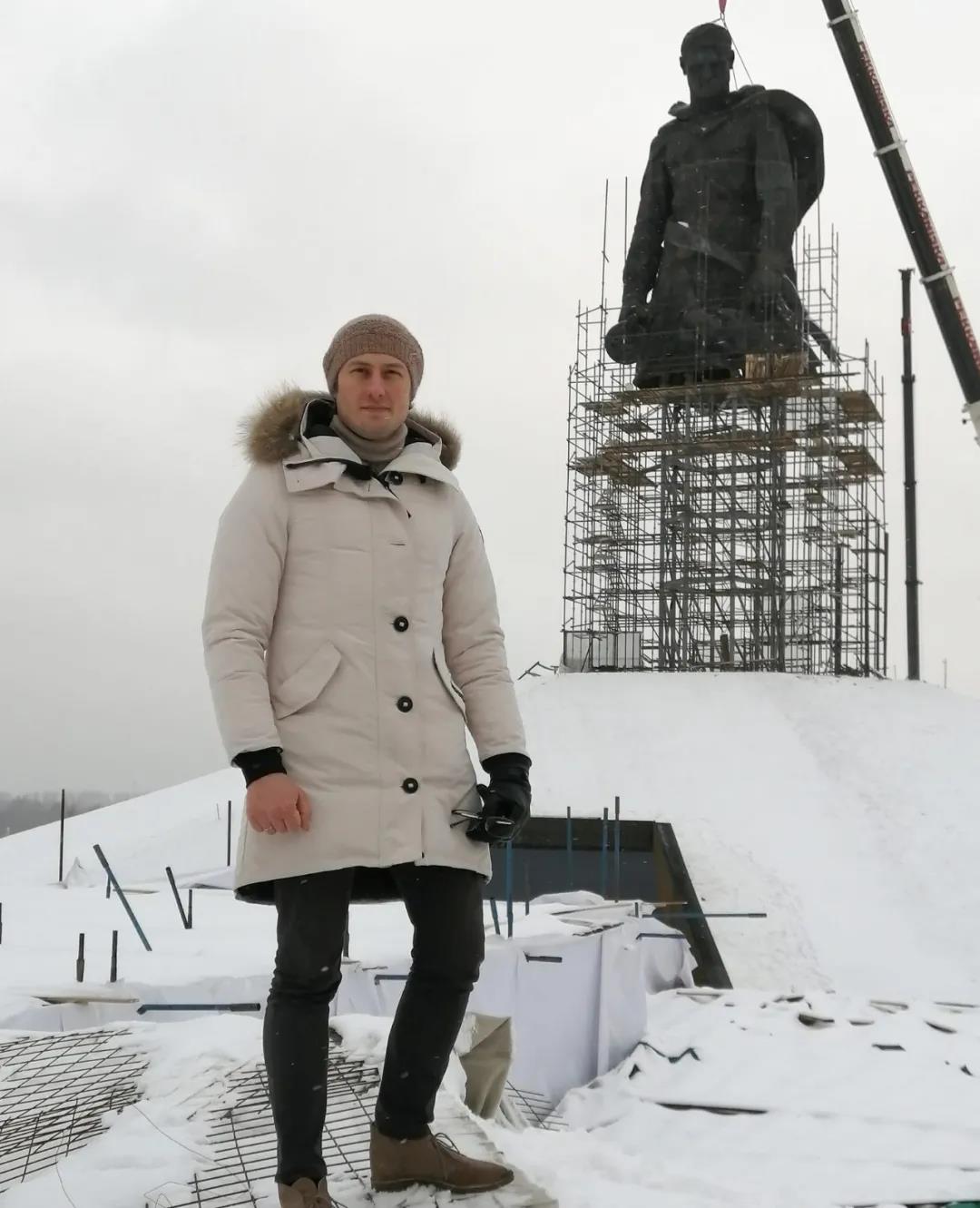 俄罗斯最硬核姐弟恋！首席芭蕾女王爱上年下“钢铁直男”：我就要陪你玩一辈子泥巴