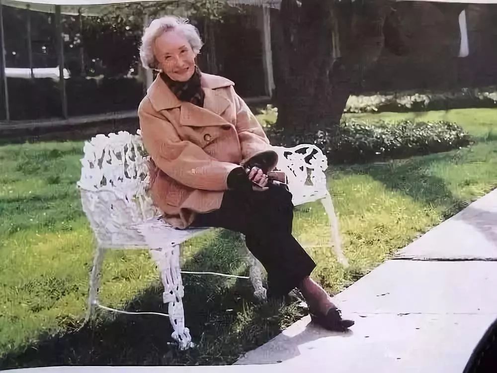 她是中囯绝色美人，入狱6年，出狱后写下了轰动世界的一本书