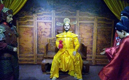 亡国后被流放到朝鲜的2位中国皇帝，结局迥异，子孙经常来华祭祖