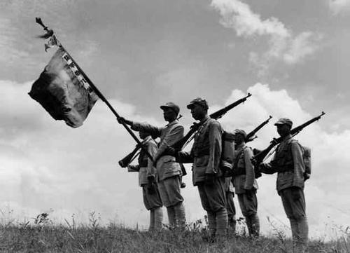 46年，美国上将在飞机上捡到我党特工信息，周总理：别慌，看我的