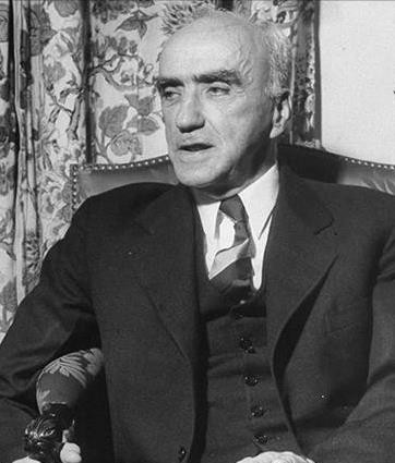 46年，美国上将在飞机上捡到我党特工信息，周总理：别慌，看我的