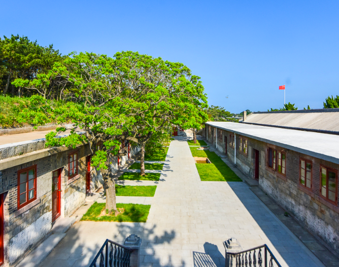 中国一个海岛两天三易国旗，年轻军官发出灵魂三问，国人应当自省