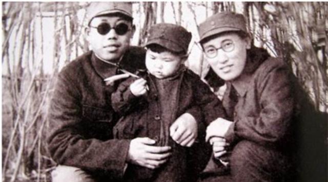 李大征：父亲李作鹏是四野名将，因生活所迫创业摆地摊，晚年住别墅