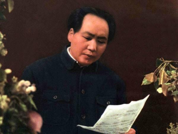 1960年夏，无锡一名小学退休女老师在雨夜被告知：毛主席想见见你