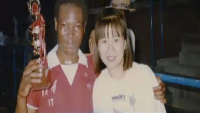 1993年，清华女研究生嫁给非洲人，在非洲生活26年，生了5个孩子