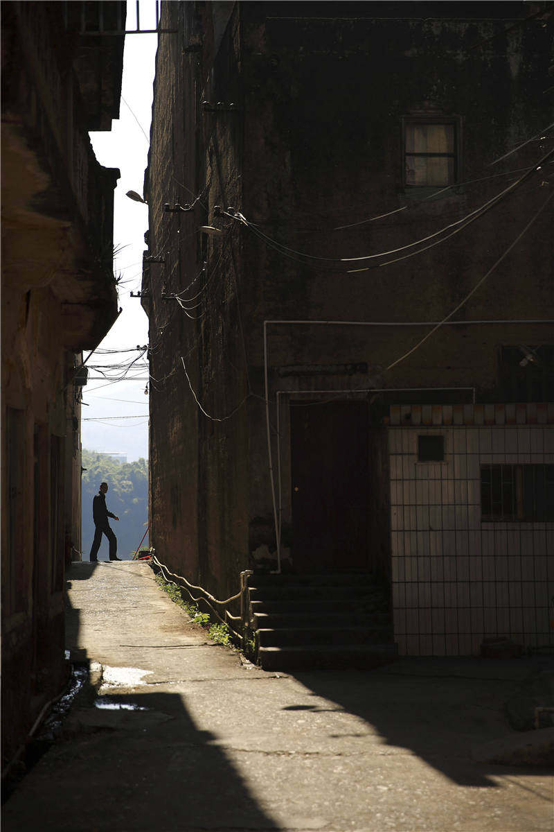 客家话：正在消逝的中古汉语活化石