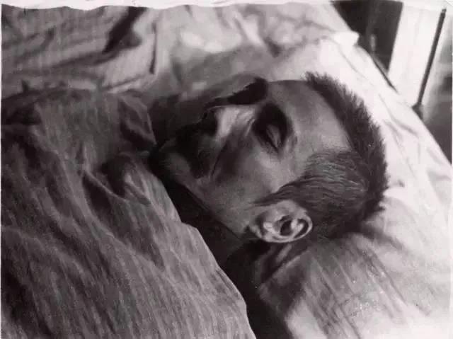 拍下鲁迅遗照白求恩裸照 他是被“枪决”的中国战地记者第一人