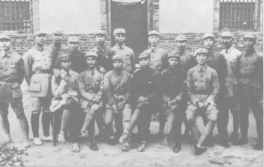 39年白求恩临终前，向聂荣臻提出要求：请给我的离婚妻子拨一笔钱