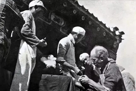 39年白求恩临终前，向聂荣臻提出要求：请给我的离婚妻子拨一笔钱