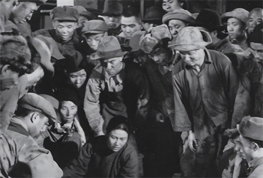 身为甲级战斗英雄、铁道游击队创始人，徐广田抗战胜利后为何投敌