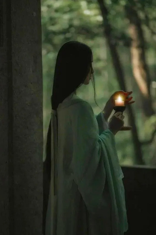 “贫贱夫妻百事哀”的上一句，才是千古经典，写清了人生的本质