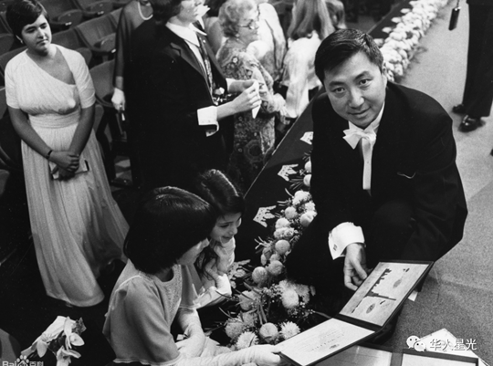 不顾美国反对，世界上第一个用中文发表诺奖致辞的牛人，竟出身中国显赫家族！