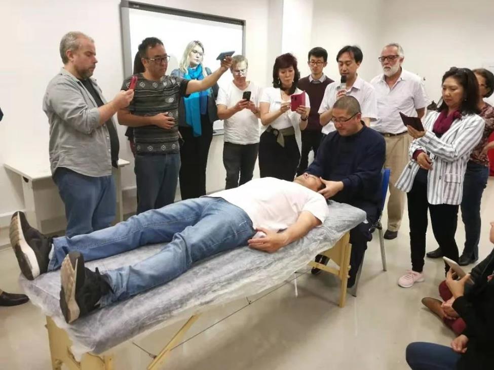 与50多国记者争辩：中国想构建怎样的世界？