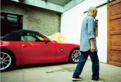 黄永玉：他们都死了，我还活着