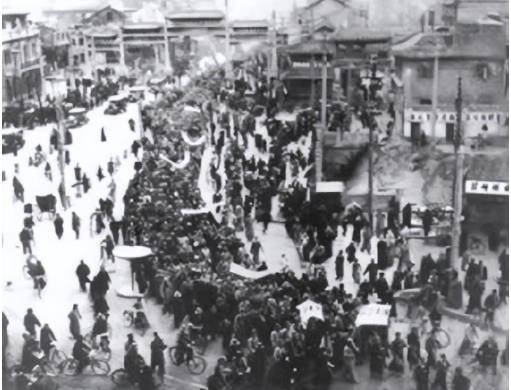 她是留美硕士，后官至副国级，享年106岁，曾以八个字评价毛主席