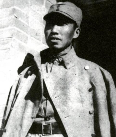 1942年左权战斗中牺牲，许多年后，一份敌军内部报纸被发现