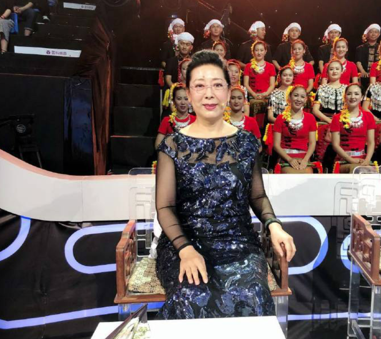 关牧村和王星军离婚33年后，她带儿子改嫁高官，他住美国至今单身