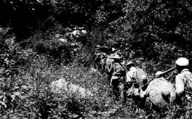 1950年我军在甘肃俘获女白匪头目，没想到她吐露出自己的红军身份
