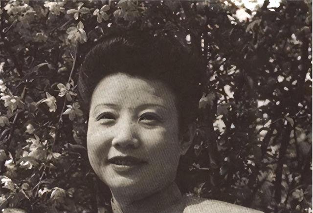 红色女特工为救周总理，委身于国民党高层，一句话揪出党内叛徒