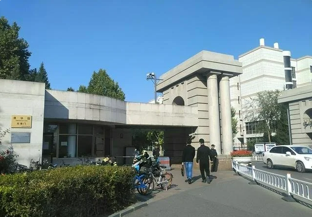 出身“中国最牛家族”，被关押六年家破人亡，却是欧美致敬的大师