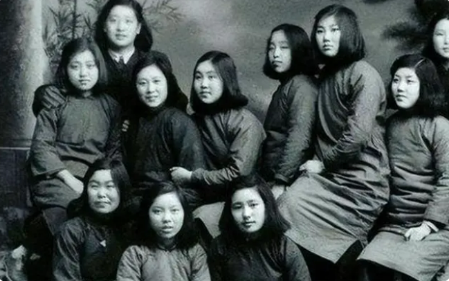 1981年，陶斯亮陪干爸会见一位女华侨，竟意外揭开了其叛徒的往事