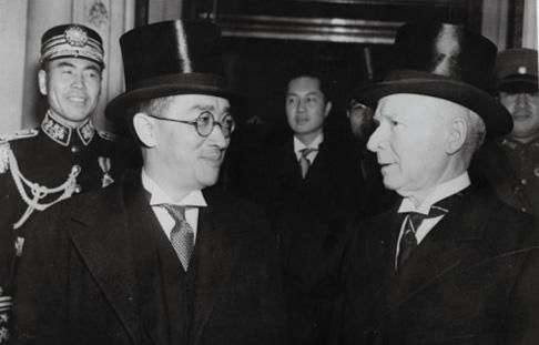 北大清华校长胡适梅贻琦为什么没有留在大陆而去了台湾