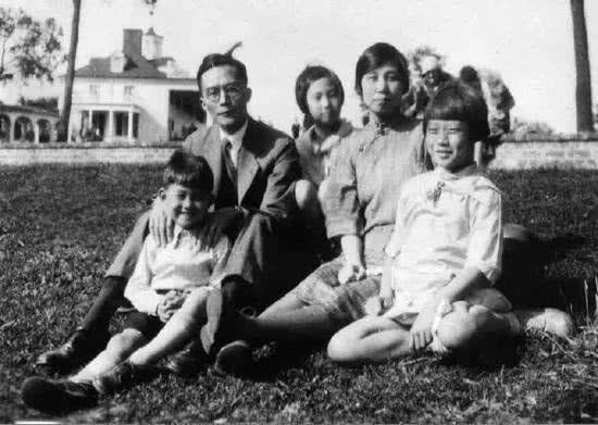 北大清华校长胡适梅贻琦为什么没有留在大陆而去了台湾