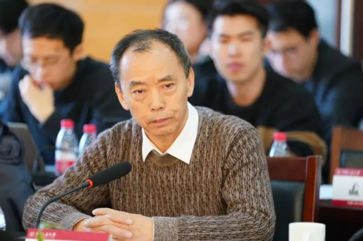 中国警察法学研究会副会长何家弘发声：朱令案可用“直接排除法”锁定真凶，引发广泛关注和争论！