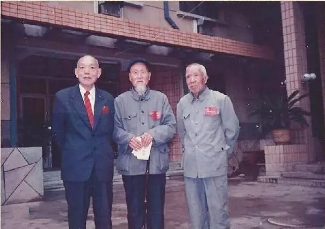 当年活捉蒋介石的孙铭九，在西安事变结束后，解放后怎样了？