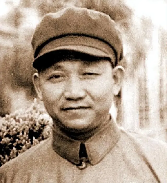 他被毛主席从中央委员名单中划掉，怒吼道：我哪儿对不起你