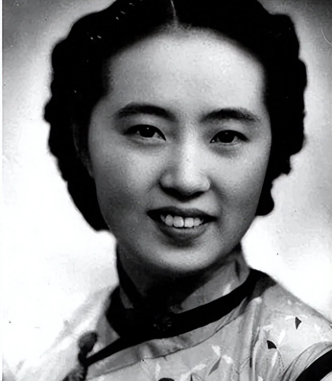 罗隆基：2段婚姻17个女友，晚年患病孤单猝死，葬礼仅一亲人参加