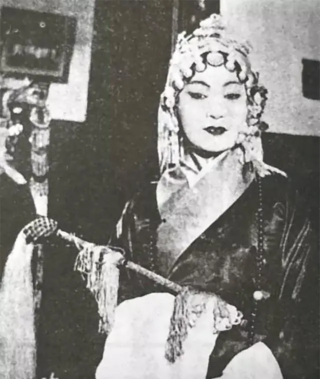 因气质太出众，半个文坛为她争风吃醋，追求者除一人外皆不得善终