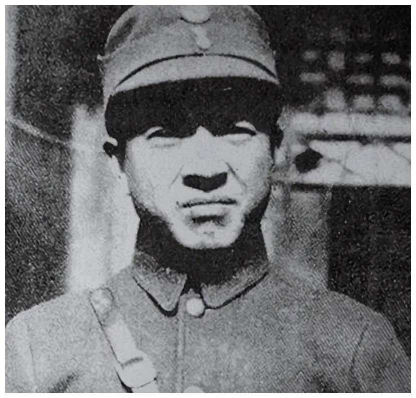 叛党名将时隔30年后回国，1981年邓颖超认出他：恩来找你找得好苦