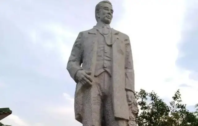 广东小伙加入地下党后，生怕家人知道，建国后才知：亲哥哥代号10