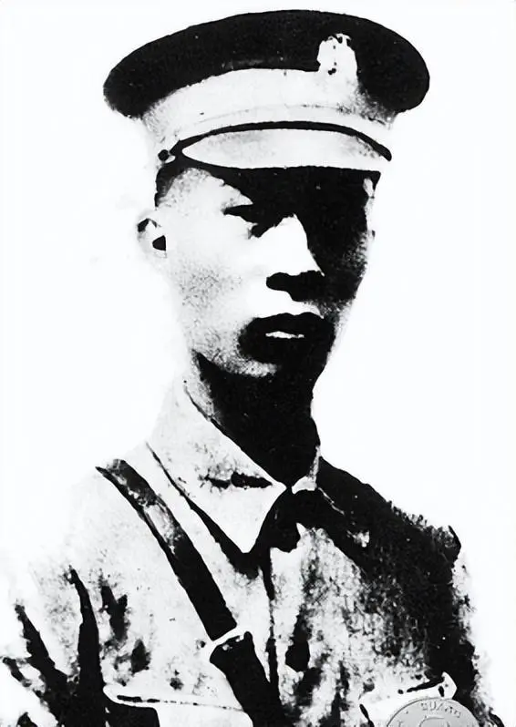 八路军120师参谋长，具备元帅起点建国后被授上将，仅4年便下台