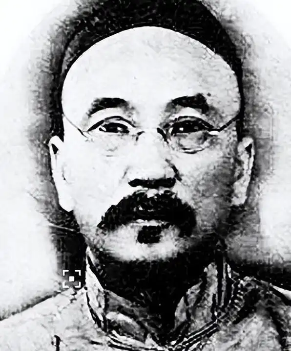 民国首任总理唐绍仪，蒋介石怕其叛变，利用其爱好将其杀害