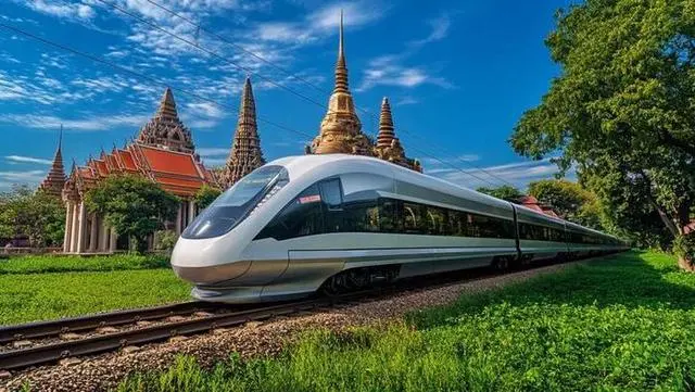 普京都惊叹：泰国流亡女总理变成中国公司董事长，其传奇让人称赞